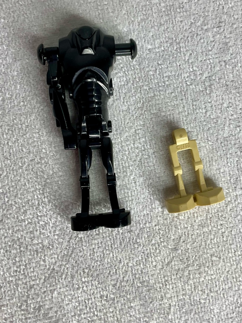 LEGO Star Wars Super Battle Droid & Tan LEGO Battle Droid Legs Parts